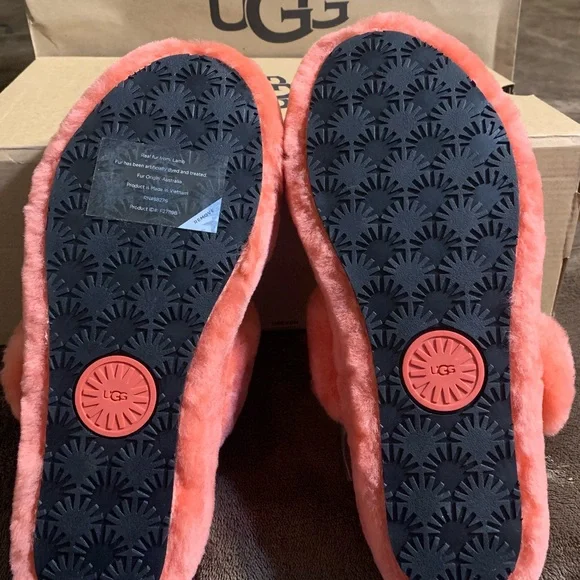 UGG Women's Fuzz Yeah Slippers - Picture 5 of 11
